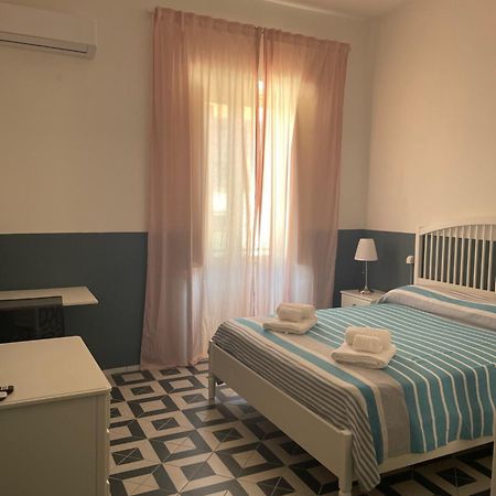 מלון סאפרי Donna Maria מראה חיצוני תמונה